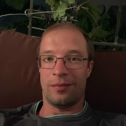 Максим Кузнецов, Россия, Москва, 37 лет, 2 ребенка. Ищу: Добрую и веселую, с хорошим чувством юмора. Заботливую и интересную. С традиционными русскими ценностями....  Анкета 886279. 