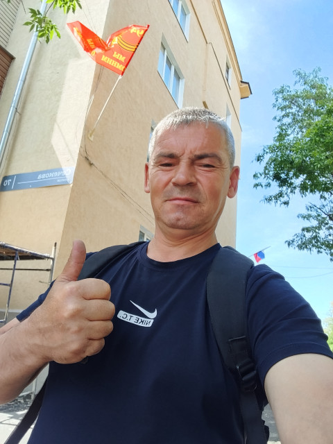 Владимир Якимов, Мариуполь, 48 лет, 1 ребенок. Он ищет её: Блондинку, среднего роста, среднего тело сложения, глаза голубые, без вредных привычек  Анкета 886340. 