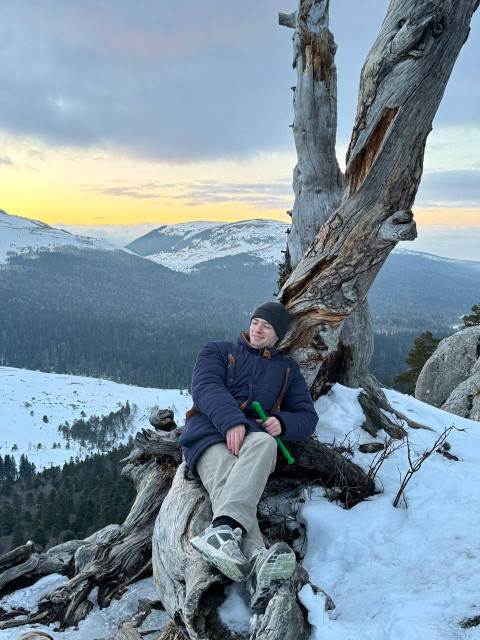 Артем, Россия, Краснодар, 28 лет. Ищу прежде всего родственную душу, человека с которым я смогу быть искренним. 
По возрасту.... до 35....  Анкета 886447. 