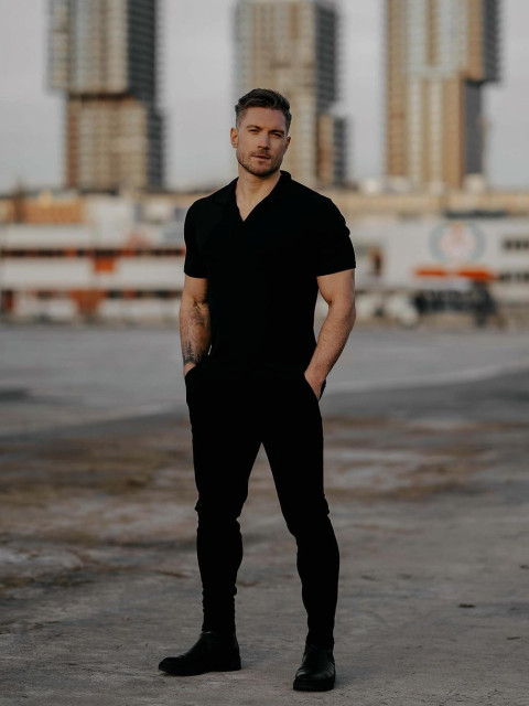 Олег Мишин, Россия, Санкт-Петербург, 39 лет, 1 ребенок. Люблю путешествовать, активный отдых на природе. Работаю менеджером по закупкам в металлургии. Хочет