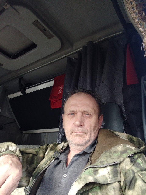 Виктор, Россия, Челябинск, 58 лет. Он ищет её: женщину примерно моего возраста с доброй, душевной с каторгой можно отдохнуть от проблем и негатива  Анкета 886750. 