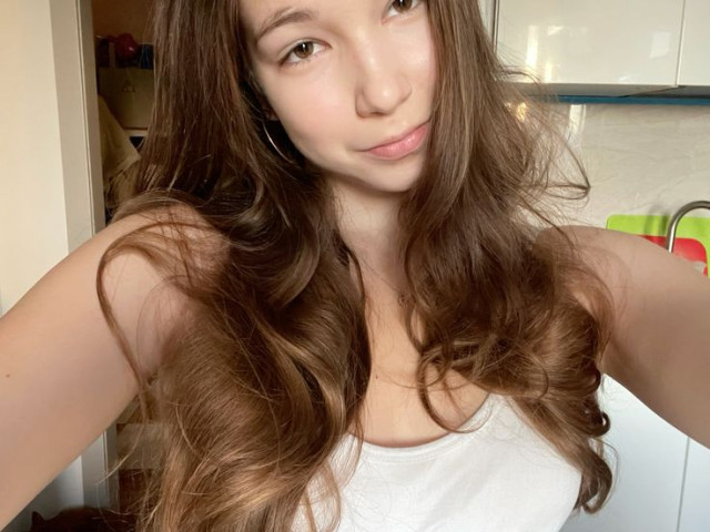 Алина, Россия, Москва, 18 лет. Хочу найти мужчину, который будет для меня опорой и всегда обо мне заботиться, и я в ответ буду для...  Анкета 886786. 