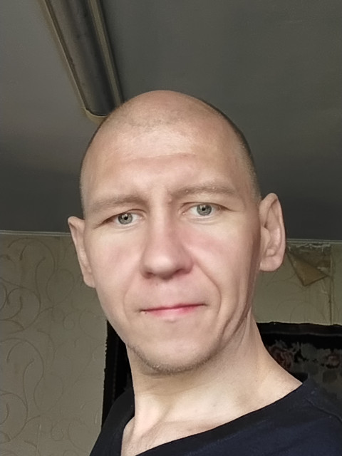 Сергей Порошенко, Ростов-на-Дону, 39 лет, 1 ребенок, 1 фото. Ищу: Ты не куришь, не пьёшь, не ревнуешь к каждому столбу. 
Возраст 25-35 лет, вес до 65 наверное кило,...  Анкета 887258. 