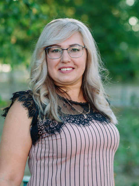 Елена, Молдова, 49 лет, 1 ребенок, 3 фото. Ищу: Порядочный,добрый,с чувством юмора.  Анкета 887405. 