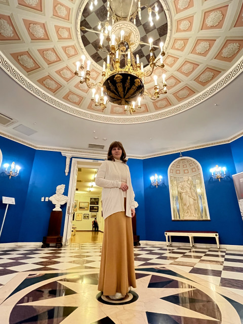 Мария, Москва, 38 лет, 1 ребенок. Ищу домовитого спокойного понимающего мужчину, которому смогу дарить заботу, ласку, могу вылечить, помочь...  Анкета 887518. 