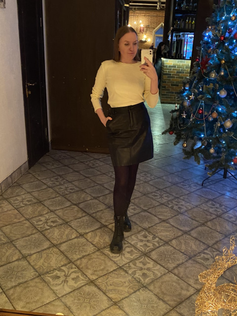 Ксения, Россия, Саратов, 39 лет. Ищу: Во мне много любви, нежности и ласки, которые хочется подарить своему мужчине.  Анкета 887635. 