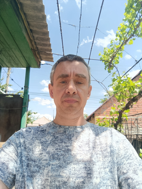 Андрей Пономарев, Луганск, 46 лет. Ищу девушку 35-44 без вредных привычек для серьёзных отношений и создания семьи.  Анкета 888074. 