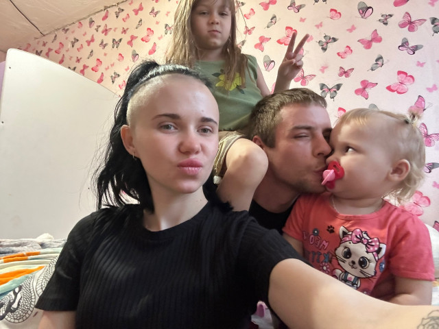На фото просто подруга
