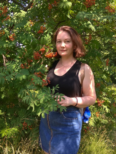 Оля, Россия, Москва, 39 лет, 1 ребенок. Хотелось бы найти подходящего мне человека. Для всего. Но все начинается с общения, и в омут с головой...  Анкета 888441. 