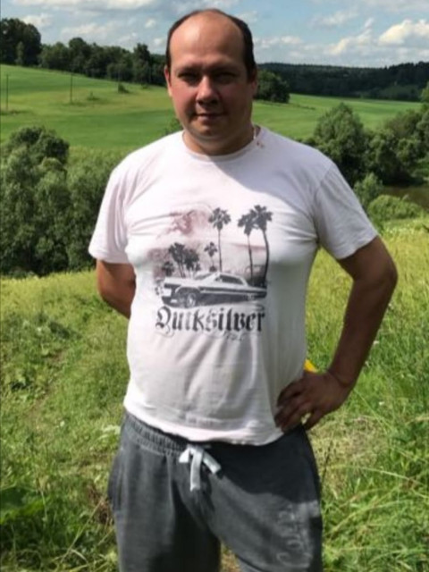 Дмитрий, Беларусь, Минск, 47 лет, 2 ребенка. Хотелось бы встретить такую женщину которая умеет: петь, плясать, читать, писать, варить, жарить, поджаривать,...  Анкета 888704. 