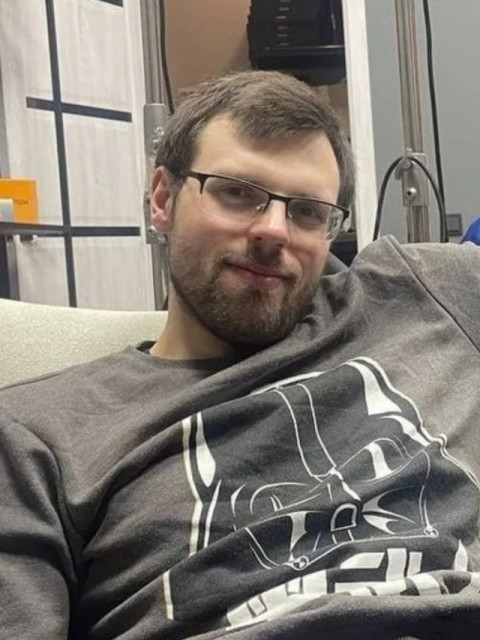 Валентин, Россия, Санкт-Петербург, 31 год. Ищу отношения/общение/флирт
В идеале серьезные отношения
Съехаться и жить душа в душу
Родить дети