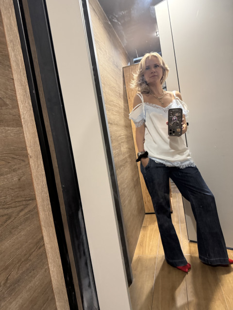 Татьяна, Россия, Москва, 44 года, 1 ребенок. Ищу: Без выноса мозга😜 

Искреннего 😇 

Немного 😈  Анкета 889258. 