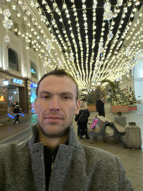 Андрей, Ялта, 40 лет, 3 ребенка. Он ищет её: женщину для любви и серьезных отношений, брака и создания семьи, воспитания детей.  Анкета 889600. 