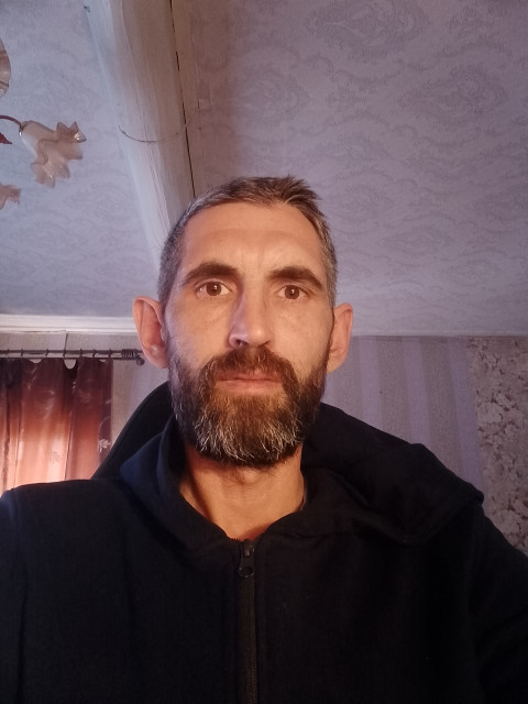 Георгий, Челябинск, 42 года. Кого я ищу? Никого. Быть может, кто-то ищет меня. 

«Насколько глубока кроличья нора? »

Я не знаю....  Анкета 890071. 