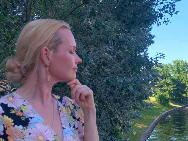 Наталья, Россия, Санкт-Петербург, 42 года, 1 ребенок. Познакомлюсь с мужчиной для любви и серьезных отношений, брака и создания семьи, дружбы и общения. 
Только...  Анкета 890197. 