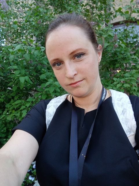 Ольга, Санкт-Петербург, м. Звенигородская, 42 года, 1 ребенок. Ищу: Так мне нужна помощь в покосе травы на даче. Очень.  Анкета 890715. 