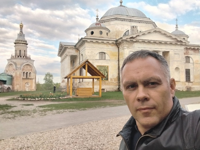 Александр, Москва, м. Водный стадион, 47 лет. Лёгкий на подъем,общителен,спокоен,не курю,к алкоголю отношусь независимо,чувство юмора присутствует