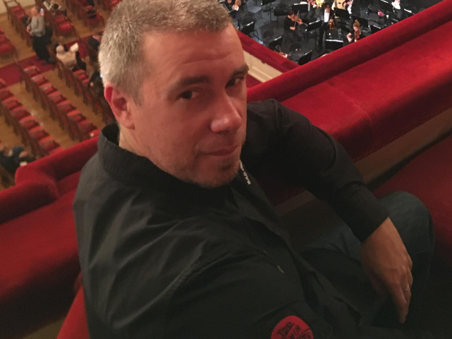 Сергей, Россия, Москва, 44 года. Умею слушать и слышать. Образование высшее. Юрист.