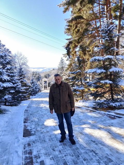 Александр, Луганск, 65 лет, 2 ребенка, 1 фото. Ищу: Для создания семьи без лжи  Анкета 891472. 
