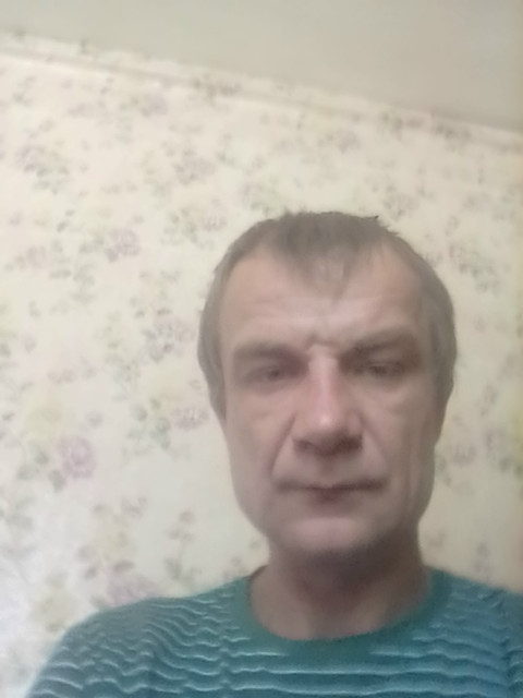 Виктор, Великие Луки, 43 года. Познакомлюсь с женщиной для любви и серьезных отношений, брака и создания семьи.  Анкета 891852. 