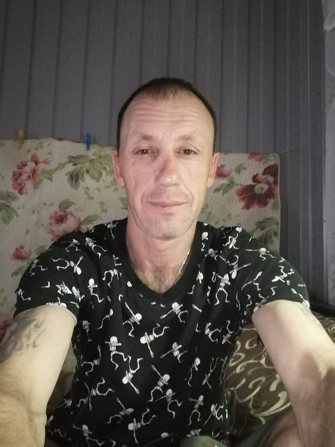 Роман Филонов, Усть-Лабинск, 49 лет, 1 ребенок. Ищу: Ну во-первых окуратную, умеющую быть хозяйкой в доме,  Анкета 893266. 