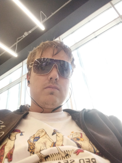 Дмиртрий, Москва, м. Коммунарка, 32 года. Познакомлюсь с женщиной для гостевого брака.  Анкета 893355. 
