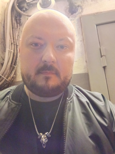 Валентин, Россия, Санкт-Петербург, 34 года. Очень много увлечений и интересов) Люблю узнавать новое)
Лёгкий в общении и со мной не скучноǶ