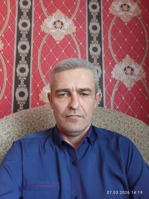 Дмитрий, Старополтавский район, 44 года, 4 ребенка. Познакомлюсь с женщиной для брака и создания семьи.  Анкета 894081. 
