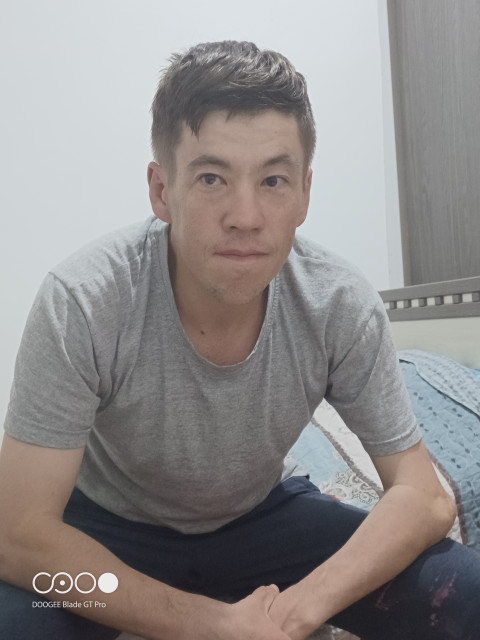 Толик Пойманов, Казахстан, Шымкент, 34 года. Я хочу создать семью и без обязательств встречи тоже можно.  Анкета 895464. 