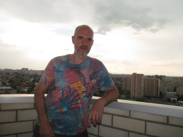 Олег, Москва, м. Войковская, 50 лет, 3 ребенка. Он ищет её: женщину для брака и создания семьи, гостевого 
брака, воспитания детей.  Анкета 896210. 