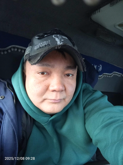 Азамат, Россия, Омск, 36 лет. Познакомлюсь с женщиной для любви и серьезных отношений, брака и создания семьи.  Анкета 896455. 