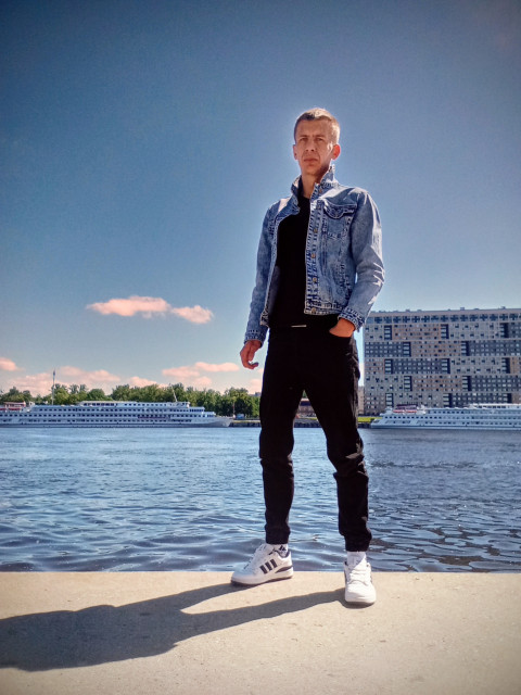 Денис, Санкт-Петербург, 27 лет, 1 ребенок. Познакомлюсь с женщиной для любви и серьезных отношений.  Анкета 896921. 