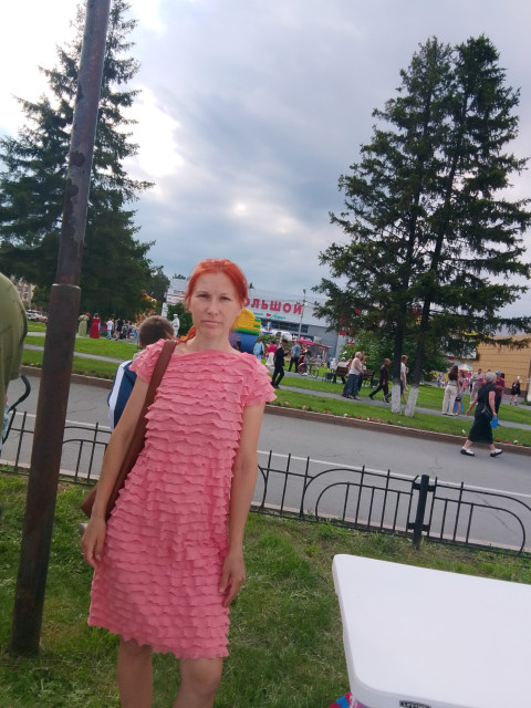 Елена, Россия, Заводоуковск, 38 лет, 3 ребенка. Познакомлюсь с мужчиной для брака и создания семьи. Но без совместных детей. Не пьющего  Анкета 897056. 