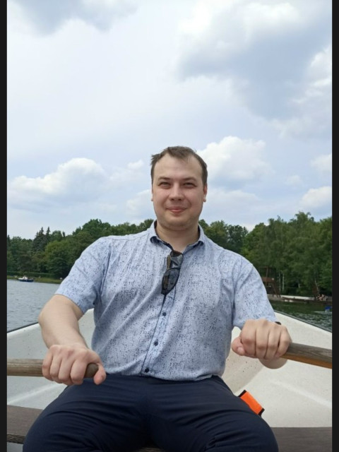 Рома, Москва, 37 лет, 1 ребенок. Он ищет её: женщину для любви и серьезных отношений, гостевого брака, дружбы и общения.  Анкета 898080. 
