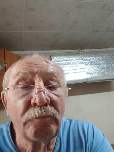 Николай, Санкт-Петербург, м. Купчино, 72 года. Ищу: Домашнюю для чистых серьезных отношений  Анкета 898951. 