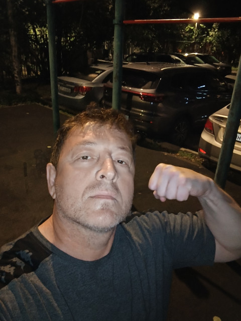Михаил, Москва, м. Пражская, 54 года. Ищу: Добрую, весёлую, понимающую, которая умеет ценить и уважать интересы близкого человека... 
Не курящую......  Анкета 899268. 