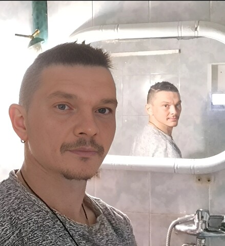 Андрей Рябоконь, Курск, 38 лет, 1 ребенок, 1 фото. Ищу: Приятной внешности, с кем можно поговорить возврат до 43.  Анкета 899449. 