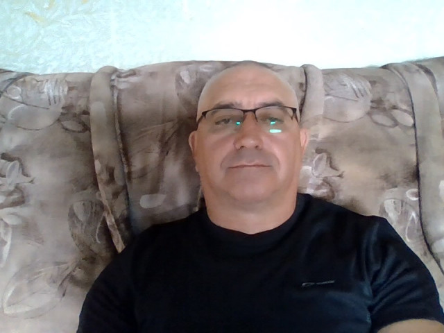 Андрей, Россия, Саратов, 57 лет, 1 ребенок. Познакомлюсь с женщиной для любви и серьезных отношений, брака и создания семьи.  Анкета 900026. 