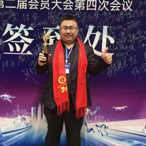 John Zhao, Россия, Казань, 41 год. Он ищет её: Я хочу найти девушку с открытым характером, нежную и добрую в качестве спутницы жизни. Я мечтаю о сп  Анкета 900210. 