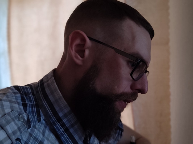 Сантаёмайкл Гаврилов, Россия, Колпино, 39 лет. Мне не чего сказать.. 
А если кому Интересно.. ))
Можете у Друзей Моих Узнать.. 
Я думаю Они Вам 