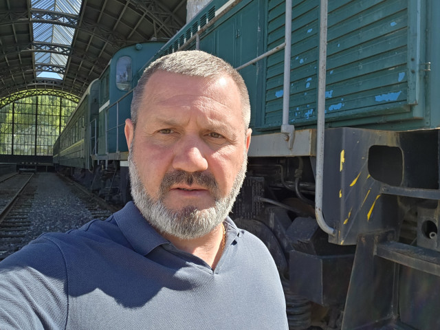 Олег, Россия, Троицк, 48 лет, 1 ребенок. Ищу три в одном. Как то так)