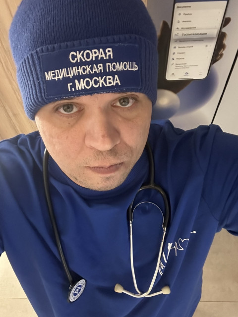 Максим Фролов, Москва, м. Люблино, 37 лет, 1 ребенок. Ищу: Я понимаю, что идеальных людей не существует, но если тебе от 30 до 40 лет, у тебя есть ребёнок и ты...  Анкета 900651. 
