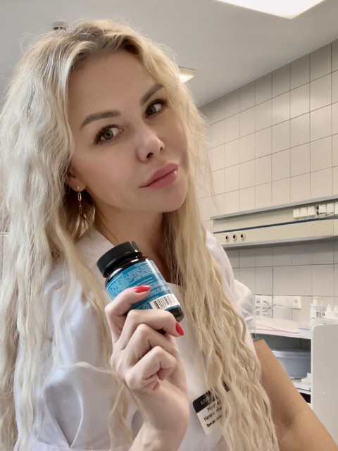На работе.