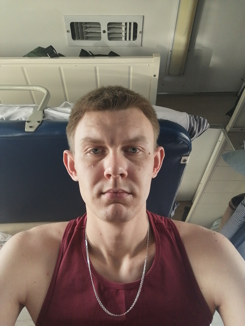 Евгений Петров, Россия, Когалым, 25 лет. Молодой красивый спортивный парень с целями на жизнь, веселый амбициозный и целеустремлённый
