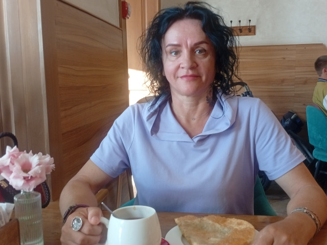 Лариса, Москва, м. Яхромская, 52 года, 1 ребенок. Познакомлюсь с мужчиной для любви, серьезных отношений и официального брака. Никаких других форм брака...  Анкета 901092. 