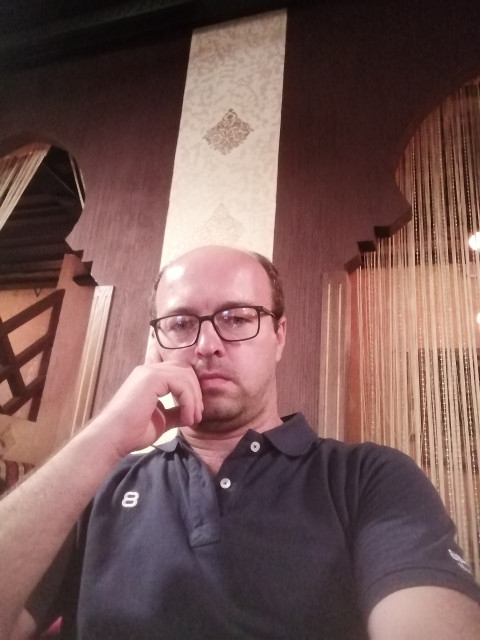 Владислав, Чехов, 35 лет, 3 ребенка. В разводе, трое детей живут со мной. Свой дом, машина, работа. По хозяйству делаю всё сам. Рассматри