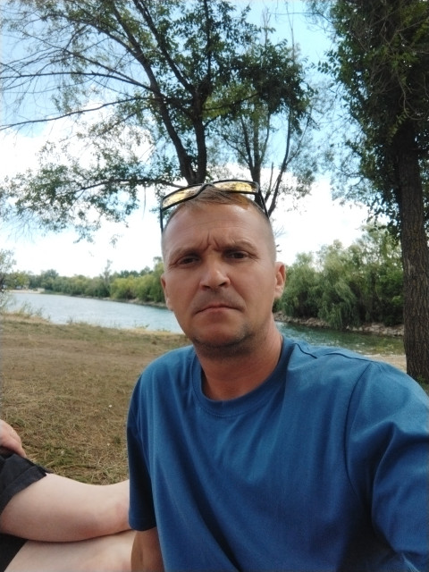 Василий, Брянка, 45 лет, 1 ребенок. Познакомлюсь с женщиной для любви и серьезных отношений.  Анкета 901871. 