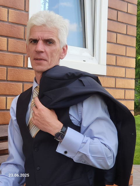 Андрей, Санкт-Петербург, 51 год, 2 ребенка. Ищу: Вокруг 40, худая, спокойная, хрзяйственная, лёгкая, которая спокойно себя может ощущать за мужчиной....  Анкета 901898. 