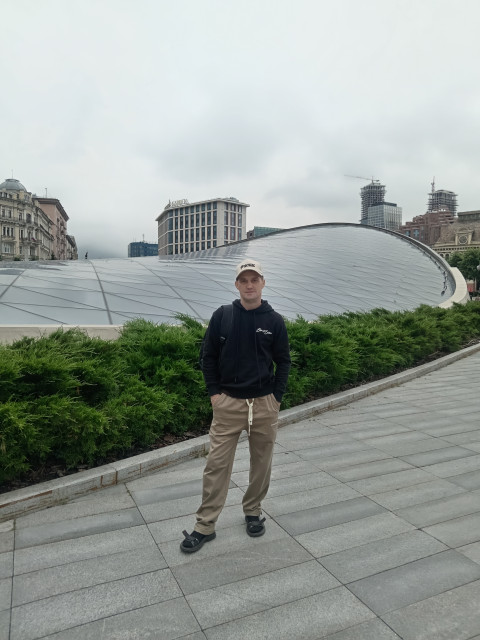 Рома Жаворонков, Москва, м. Ботанический сад, 46 лет, 1 ребенок. Хочу найти очень симпатичную в туфельках приличную  Анкета 902235. 