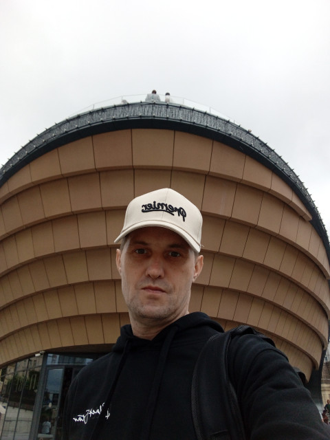 Рома Жаворонков, Москва, м. Ботанический сад. Фото на сайте ГдеПапа.Ру